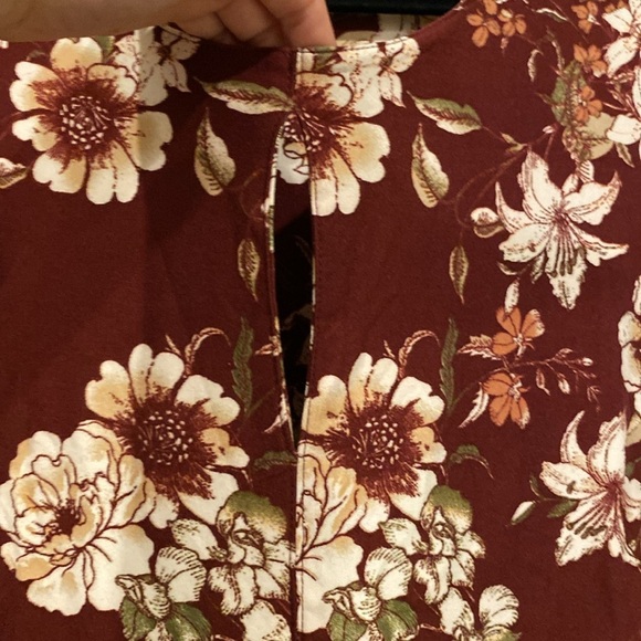 Bell-Bottom sleeve, Red- Floral Mini Dress, with Key-Hole neckline - Picture 2 of 9